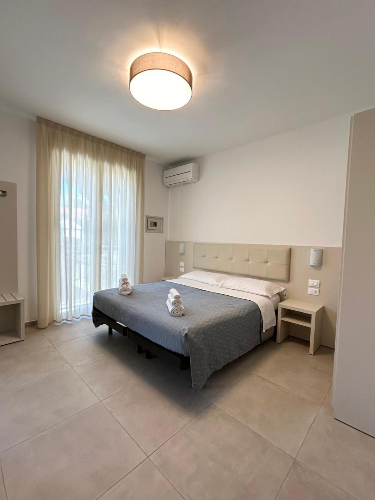 Hotel Brigantino มิลาโน แมริตทิมา ภายนอก รูปภาพ