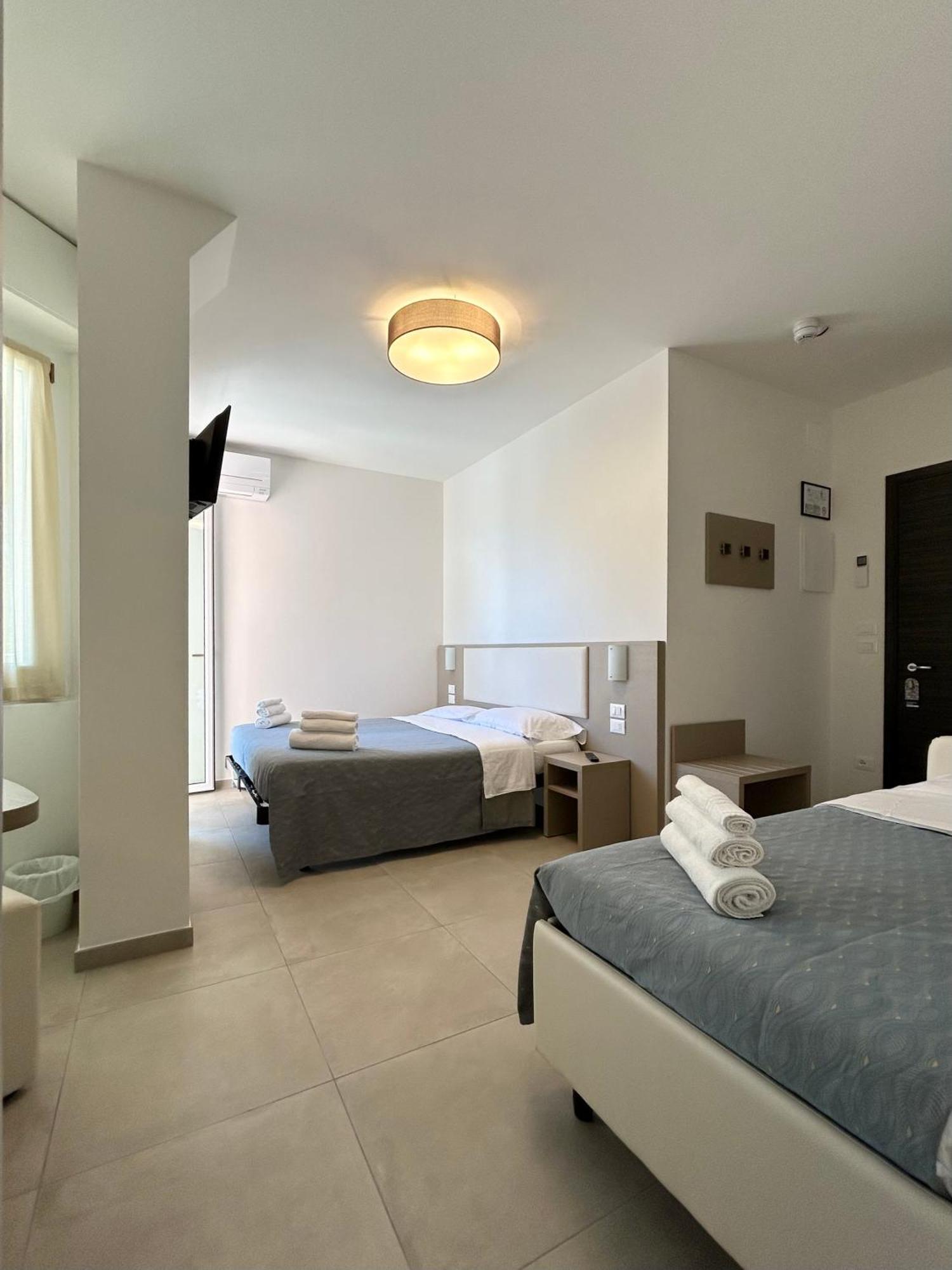 Hotel Brigantino มิลาโน แมริตทิมา ภายนอก รูปภาพ